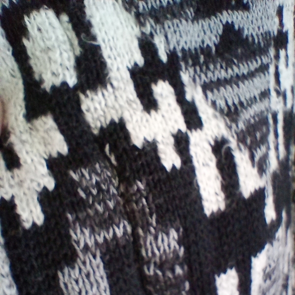 Jeans by Buffalo Aztec Patterned Black and White Waterfall Cardigan Sweater - Picture 10 of 11